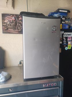 Whirlpool mini fridge
