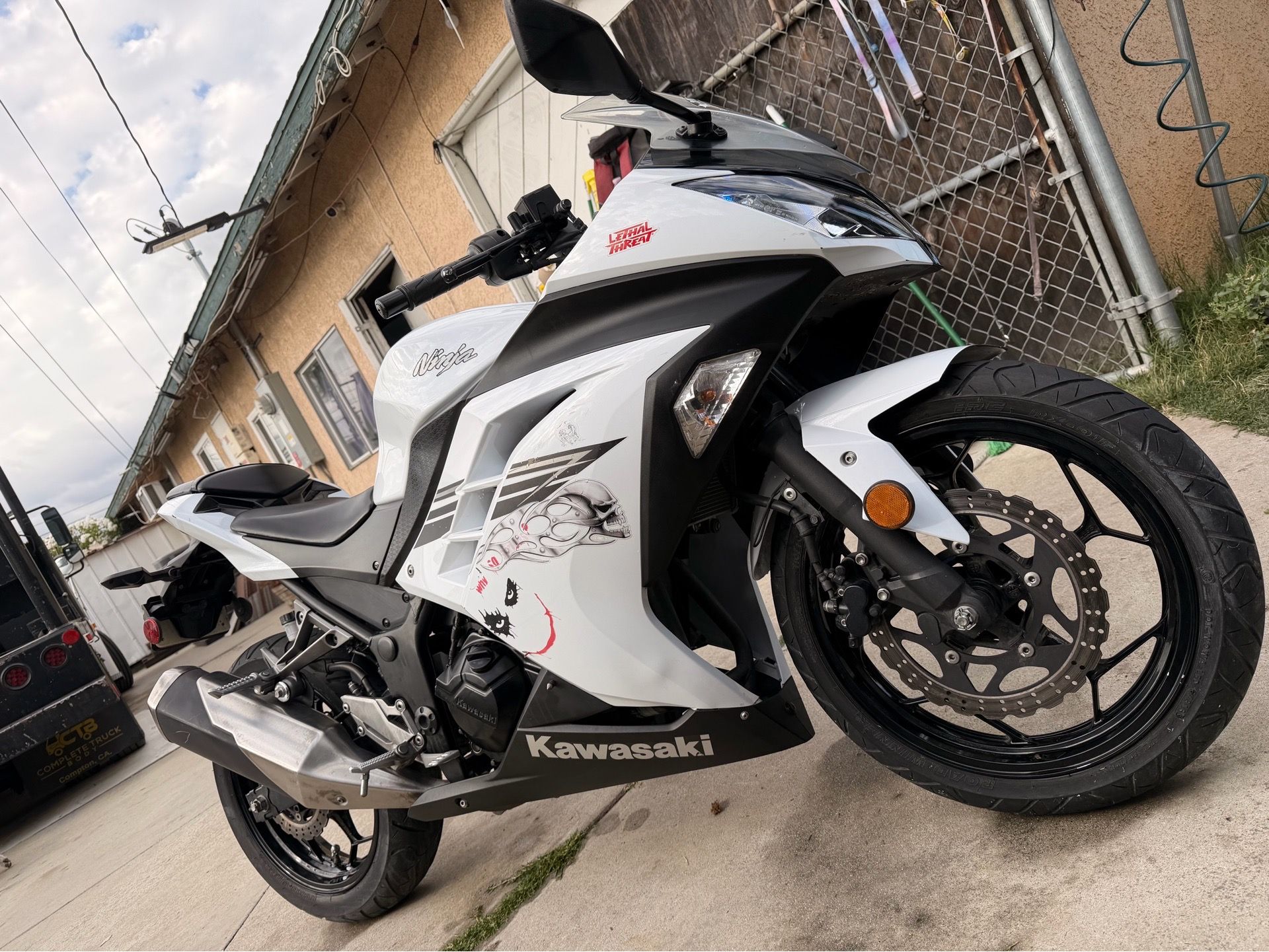 2017 Kawasaki Ninja 300 ABS – Clean Title – Low Miles