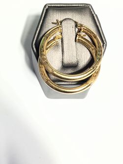 14K yellow gold hoop earrings