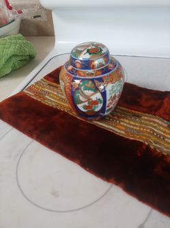 Goldimari Ginger Jar