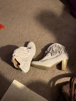 Beautiful suede fringed boots