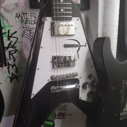 V Guitar 