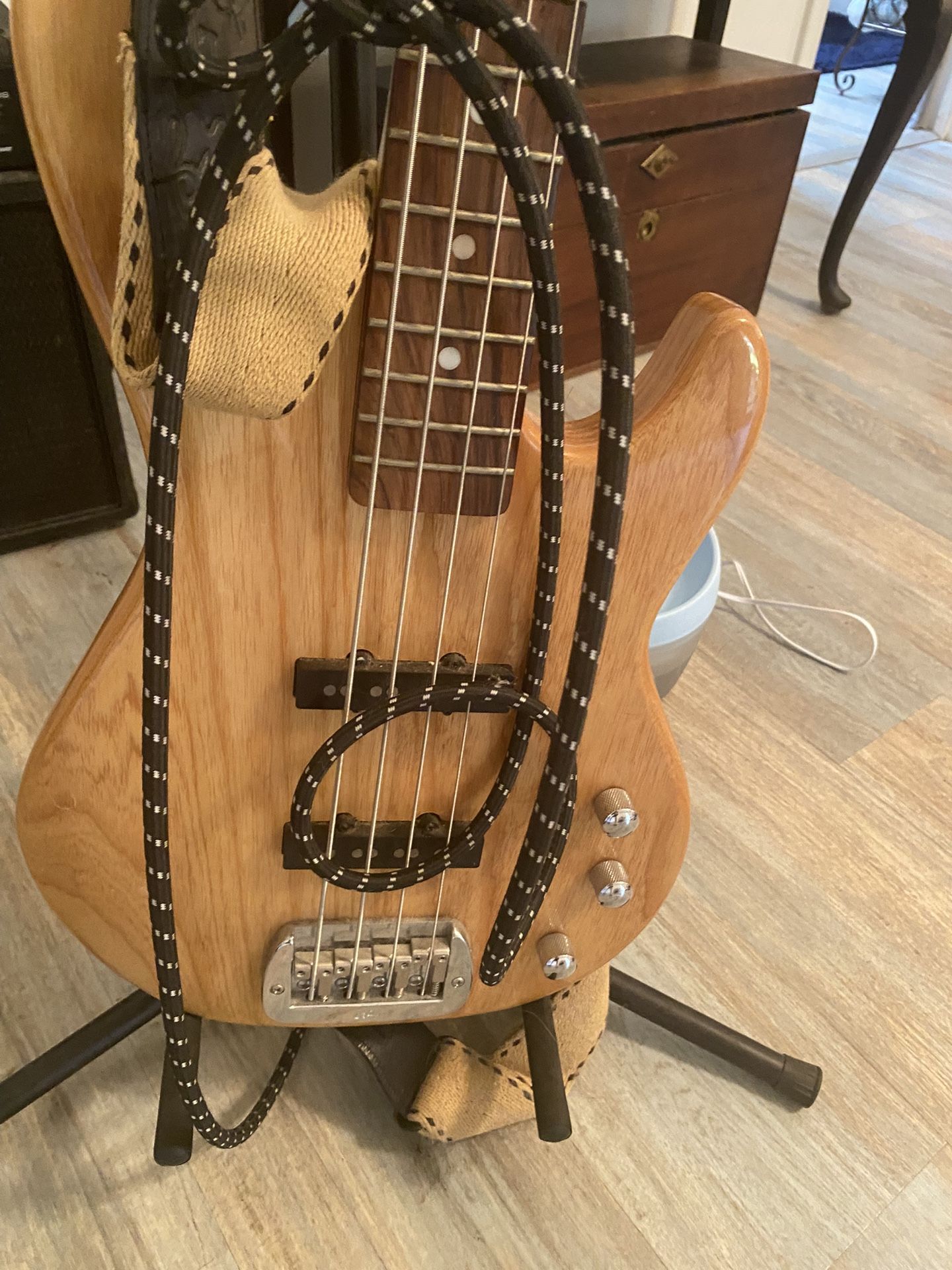 G&L JB-2 Tribute Bass