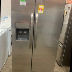 FRIGIDAIRE FRSSAS 25.6 Cu.Ft. Refrigerator