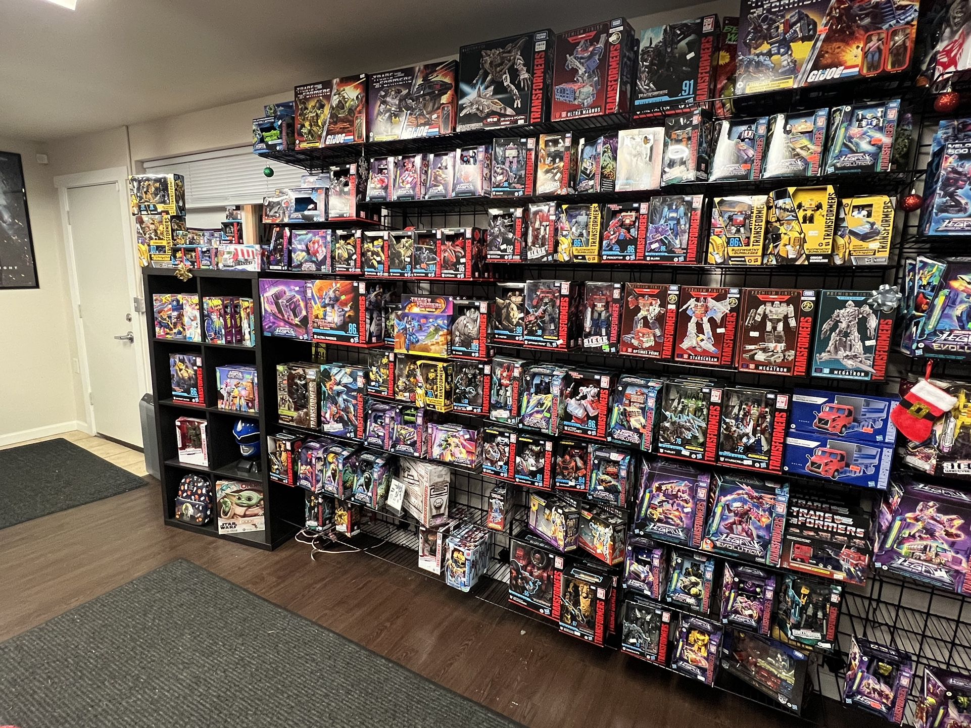 125+ New Transformers at retail Prices + Older open box Figures