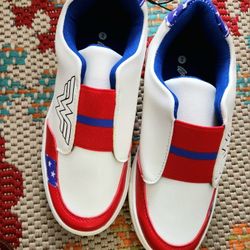 Wonder Woman Girl Shoes Size 2