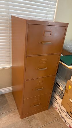 Metal cabinet 4 drawer