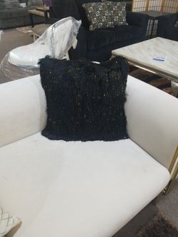 Shaggy Pillow Black