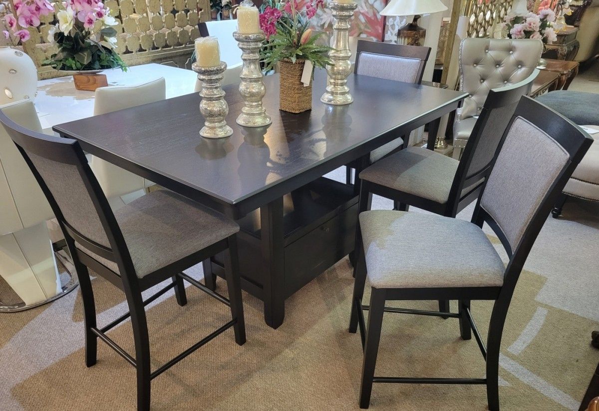 Counter Hight Table + 4 Stools Black Color