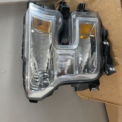 2015-2017 Ford F150 Right Headlight 