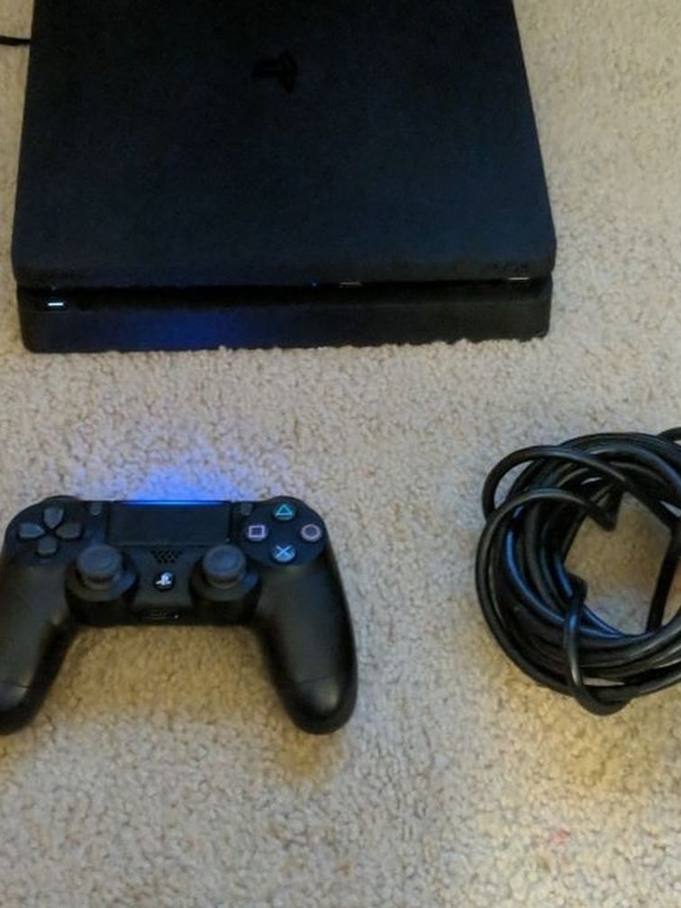 500GB PlayStation 4 Slim With 2 Games