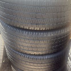 Set Tires 275/60R 20 Good Year