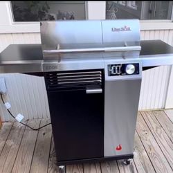 CHAR-BROIL ELECTRIC BBQ 🍖 🥩 GRILL 🥩 BRAND NEW IN BOX JUST PLUGGED 🔌 AND TURN IT ON 