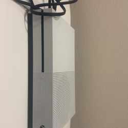 Xbox One S ( No Controller) Will Trade For An iPhone 13 & Up (Unlocked!)