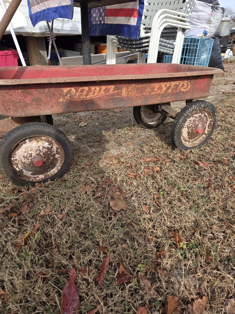VINTAGE RADIO FLYER WAGON
