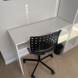 Selling desk and chair for kid