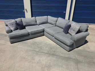 Large sectional (10’x10’)