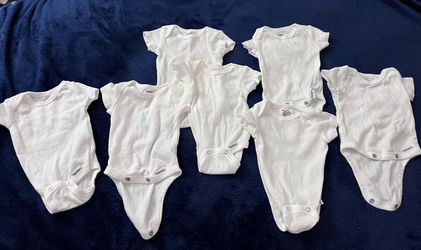 Gerber’s White Baby Onesies Bundle of 7