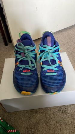 Lebrons boys size 5