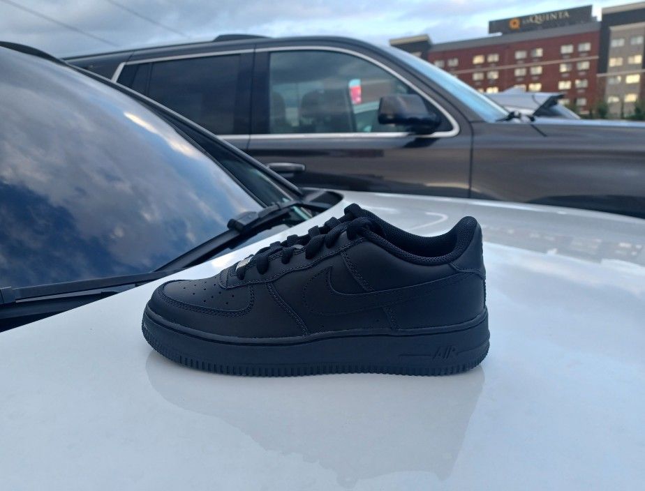 Brand New And Original Kid's Nike Air Force Ones Sneakers Size 5.5y