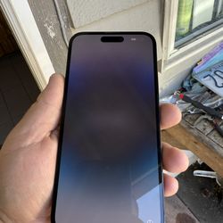 Selling IPhone 14 Pro Max 256Gb unlocked in mint condition. Clean iCloud. Asking 600 obo 
