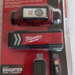 Milwaukee 600 Lumens LED REDLITHIUM Hard Hat Headlamp 