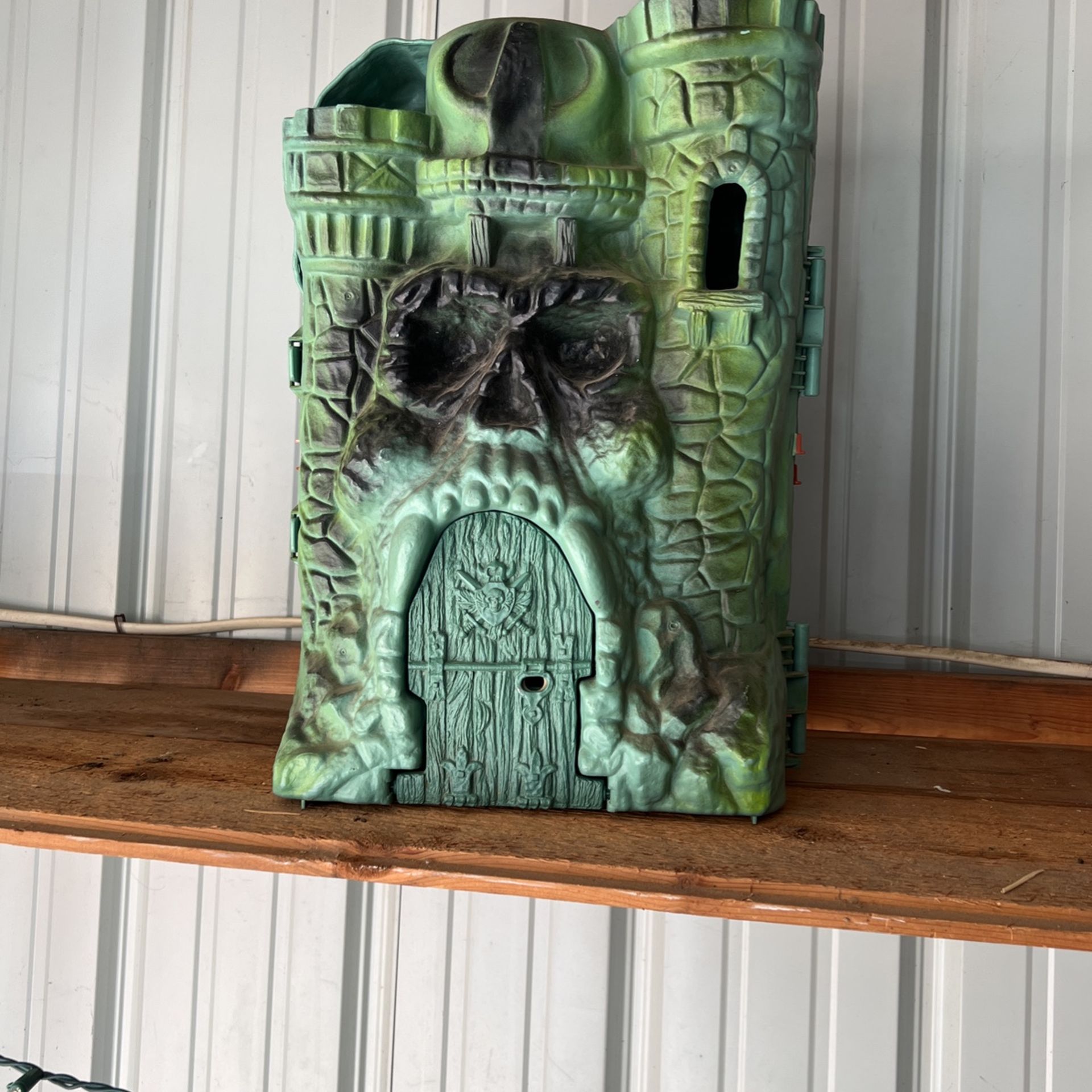 HE MAN And Castle Grayskull