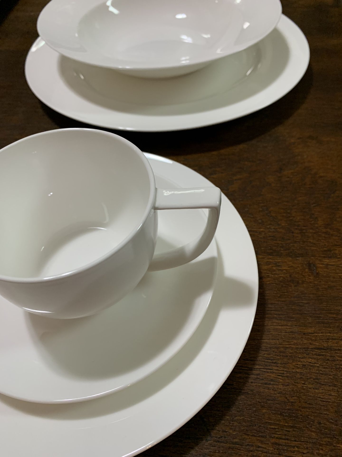 20 Pc White Place Setting (2)