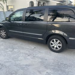 2012 Chrysler Town & Country