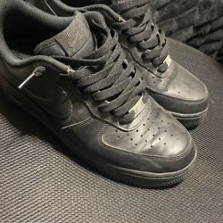 Black Air Force 1 Size 8 