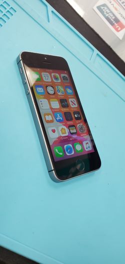 iPhone SE 32GB Consumer Cellular