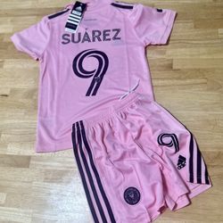 Suarez 9 Inter Miami Kids sizes. Set jersey and short size 8-9 years old 