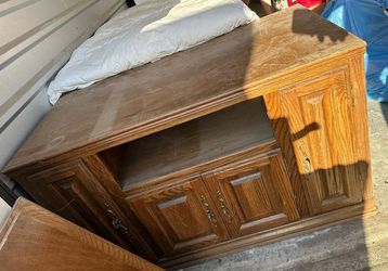 Vintage 80's Style TV Stand
