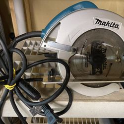 7-1/4 in. 15 Amp Corded Circular Saw with Dust Port 2 LED Lights 24T Carbide Blade 