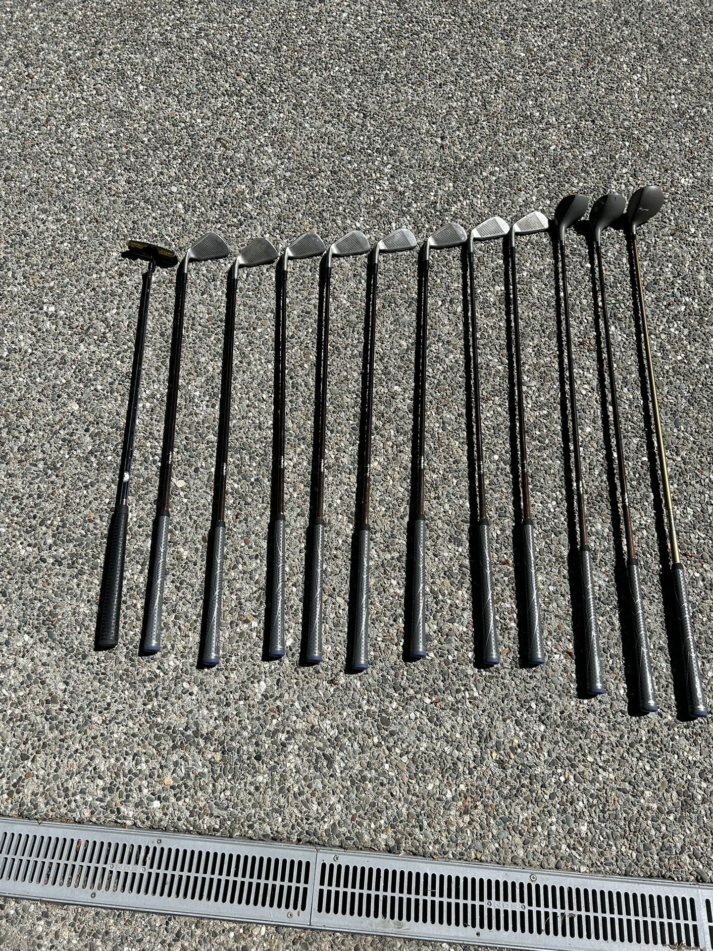 Mizuno Golf Clubs And Bag