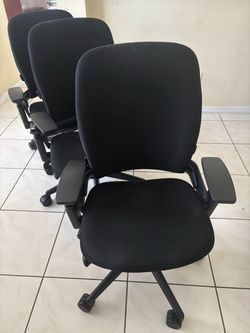 Steelcase leap Ergonomic Office Chair with Armrests
