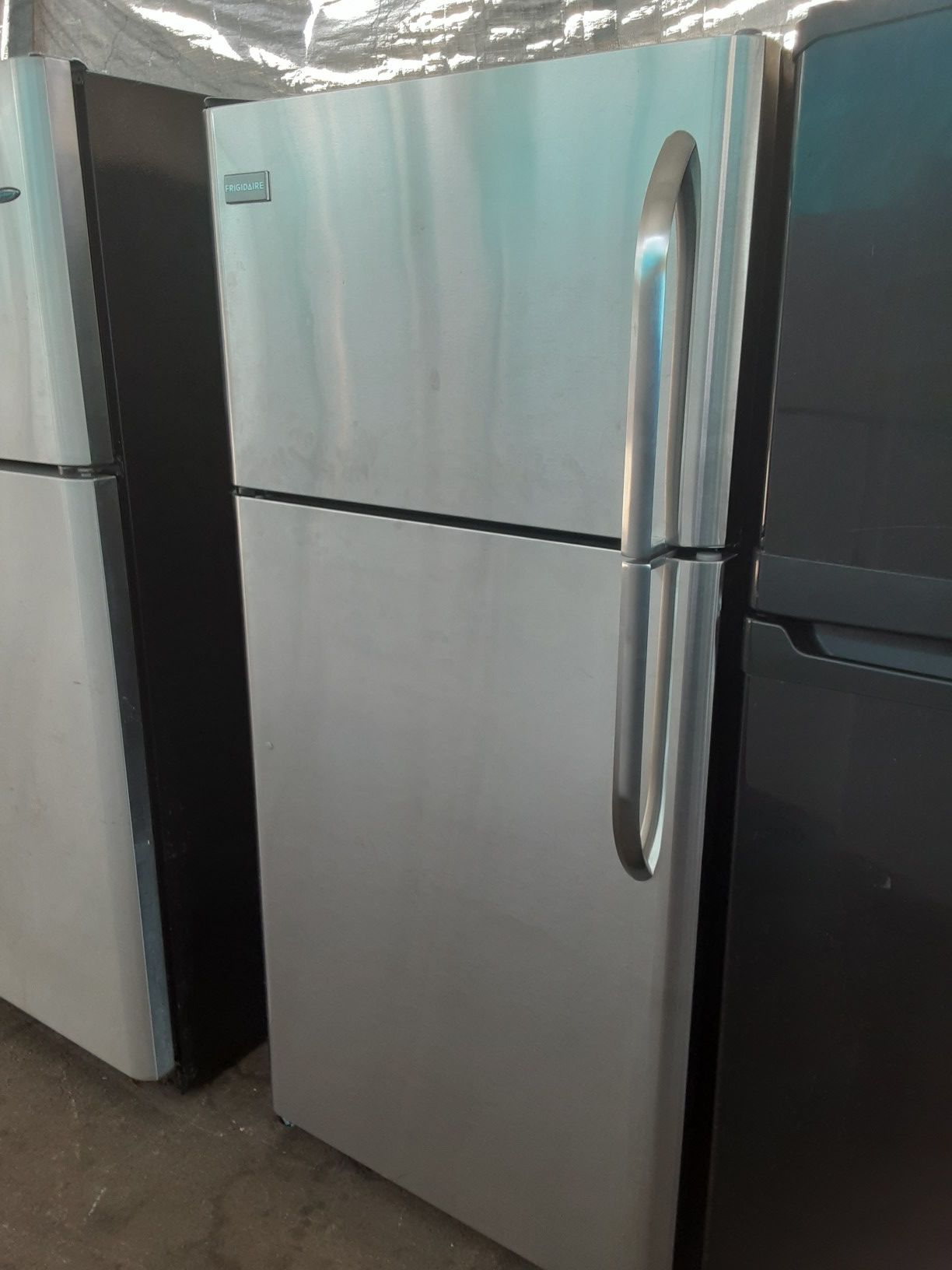 $350 Frigidaire stainless 18 cubic fridge apartment size includes delivering the San Fernando Valley warranty and installation