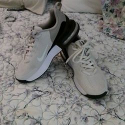 Nike Air Max Alpha Trainer 6 Size 9