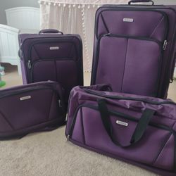 American Tourister Luggage Set