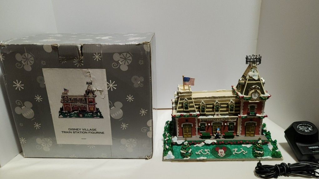 Disney Village Train Station Figurine (Disneyland ) Christmas, Light Up In Box