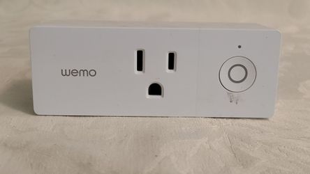 WeMo Mini Smart Plug WiFi Outlet Model F7C063 Remote Control