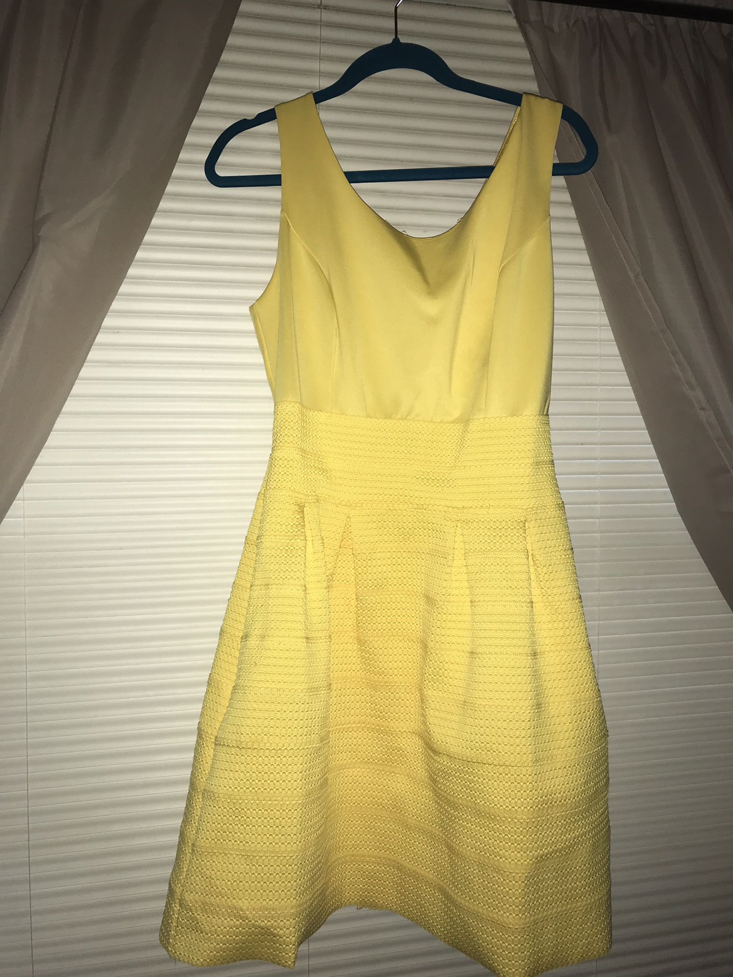 Yellow dress size L