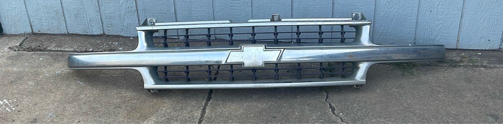 2000 Chevy suburban grill, parilla original