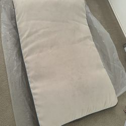 Brindle (brand) Shredded Memory Foam Large Dog Bed (46in x 28in x 3in)