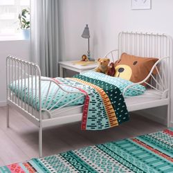 Extendable bed frame with slatted bed base, 38 1/4x74 3/4 " (Twin size) - Includes Twin Mattress