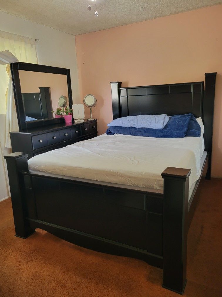 Bedroom Set (No mattress Included)
