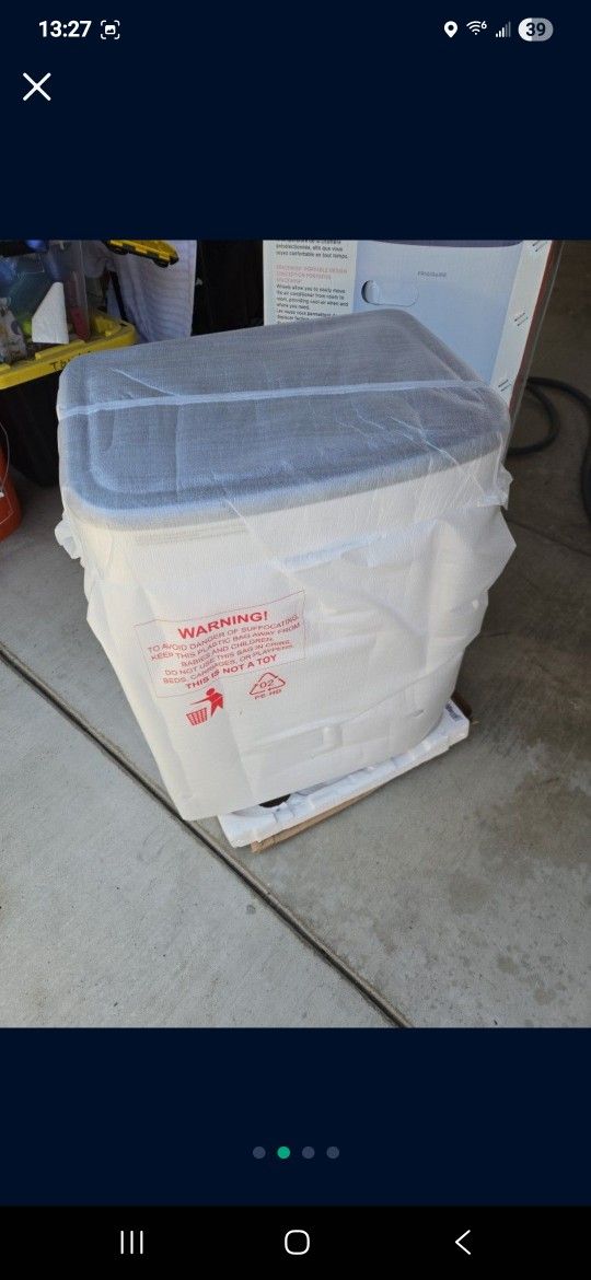 Portable New Open Box.. Frigidaire 8k Ac