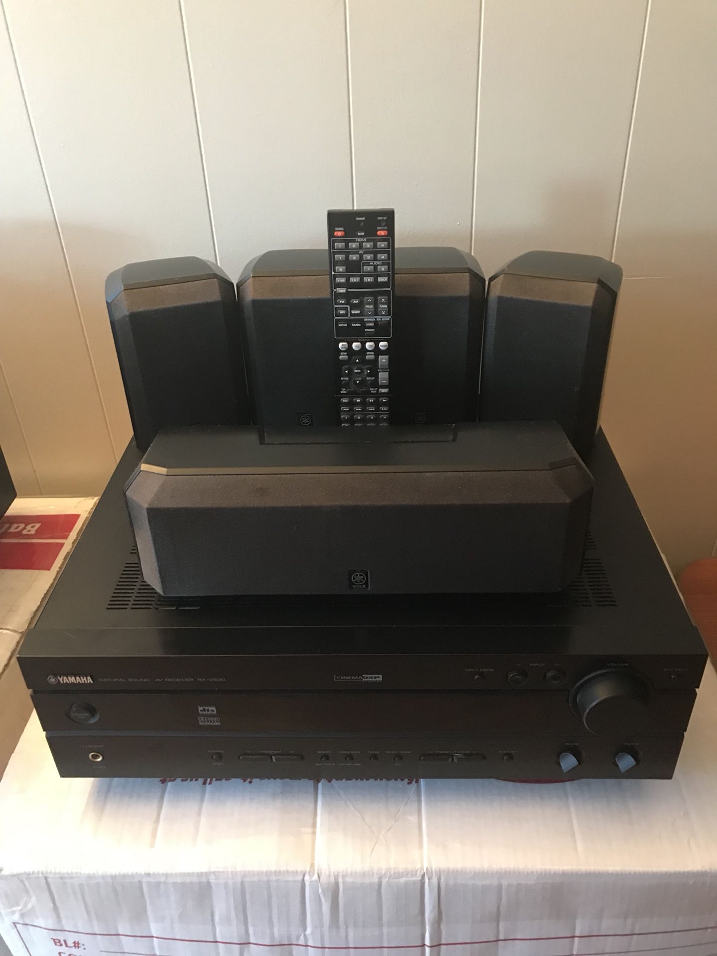 YAMAHA 5.1 Channel AV Receiver RX-V530 with Remote and Speakers Bundle