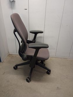 Steelcase leap v2 Ergonomic task chair