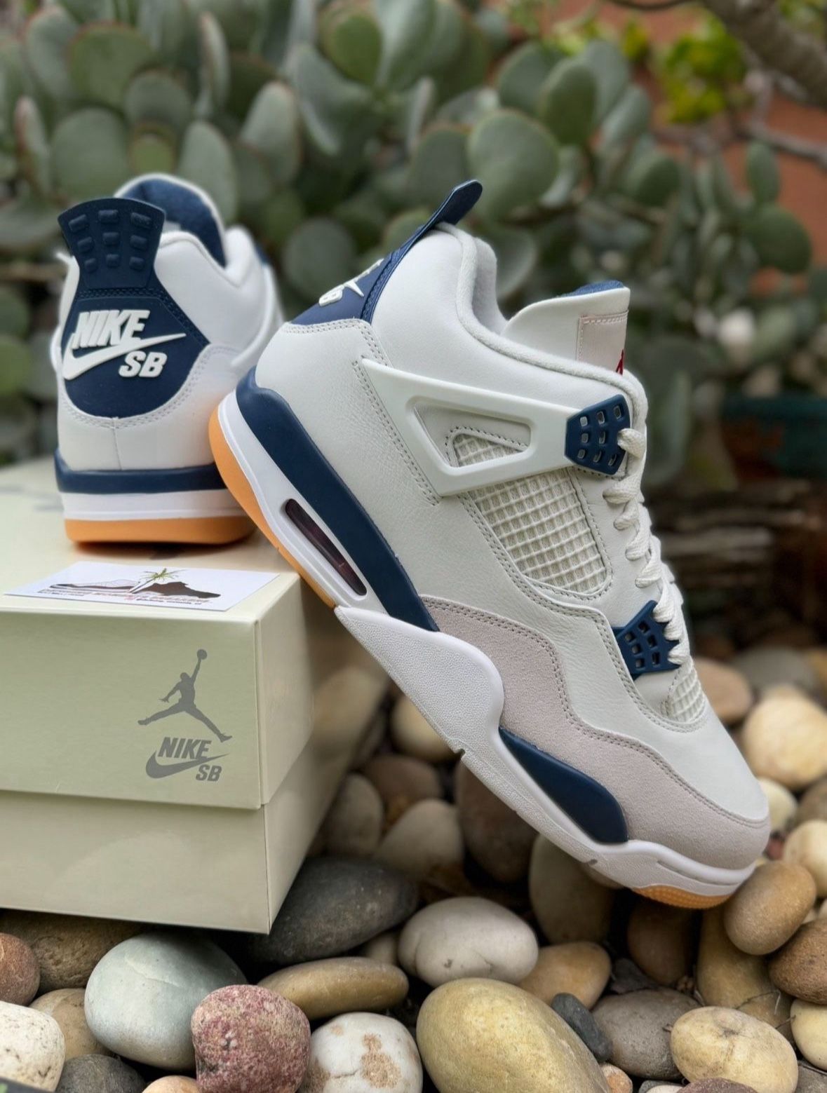 Jordan Retro 4 SB Navy Sizes 9-13